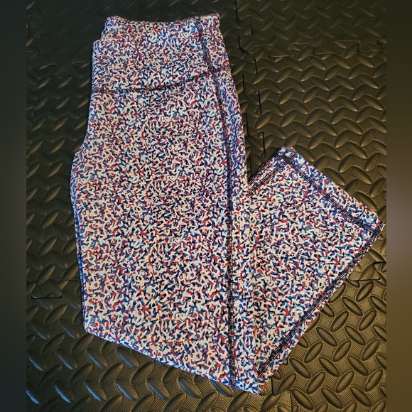 Old Navy crop leggings Medium - Picture 3 of 4
